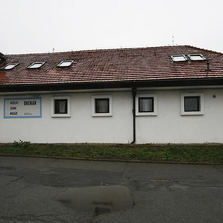 Oneman Hostel Prague Extérieur photo